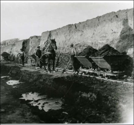 Rasquert: afgraving terp